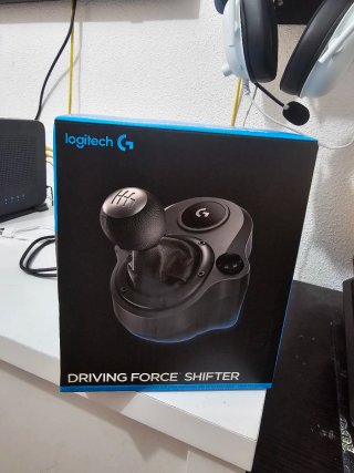 Volante con caja de cambio Logitech G923 TRUEFORC