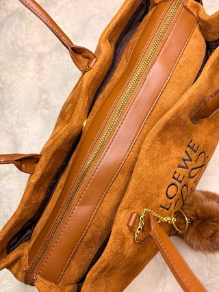 Bolso Marrón con Charm