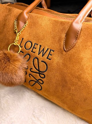 Bolso Marrón con Charm