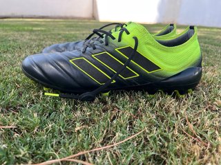 Botas de fútbol Adidas Copa negras y verdes