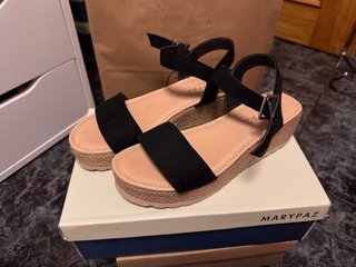 Cuñas Marypaz Negras y Beige