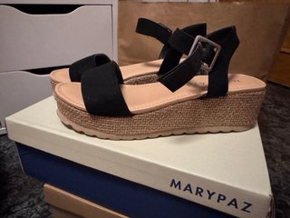 Cuñas Marypaz Negras y Beige