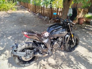 CFMoto 700 CL-X Heritage Negra