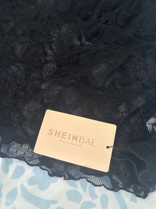 Top encaje SHEINBAE negro talla XXXL