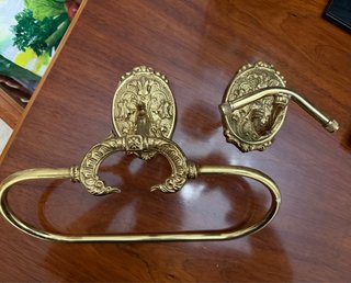 Conjunto toallero y percha dorado