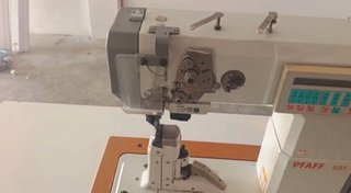 Máquina de coser PFAFF 591. Muy poco uso real