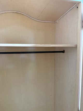 URGE VENTA Armario de dos puertas con cajón