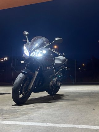 Yamaha FZ6 S2 Negra Con escape scproyet homologado