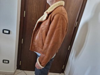 Montone in pelle con interno in pelliccia