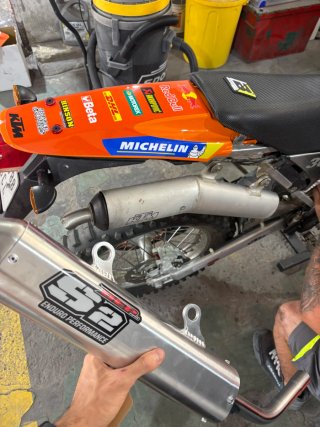 KTM exc 300 2T en rodaje