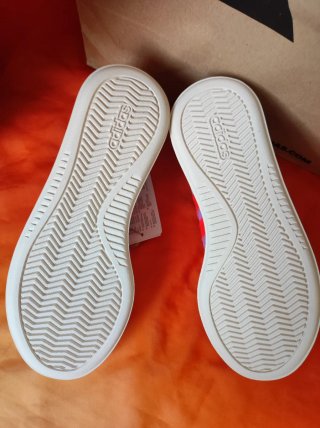 Zapatillas Adidas Moradas y Rojas