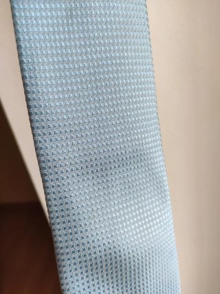 Traje elegante azul marino para vestir y corbata
