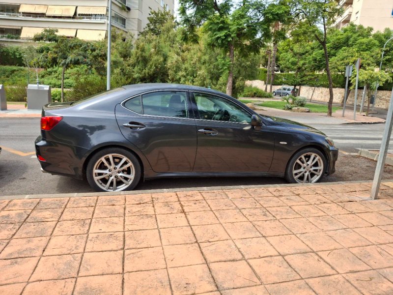Lexus IS 2007 - foto 1