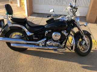 Yamaha XVS 650 - Moto Cruiser Negra