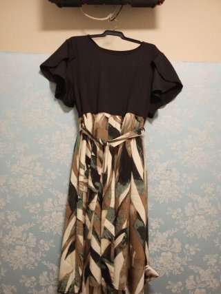 Vestido negro y estampado