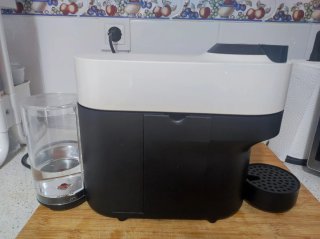 Cafetera Nespresso Vertuo , cómo nueva,