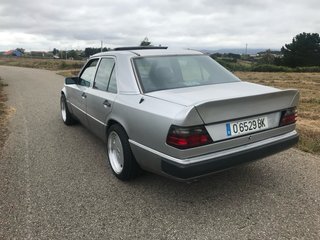 Mercedes-Benz Clase E 1988