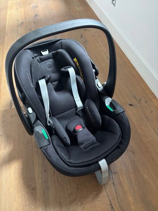 Maxi-Cosi Pebble 360 Pro con reductor recién nacid