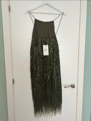Vestido fiesta flecos verde oliva