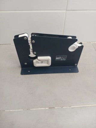 Máquina cierra bolsas