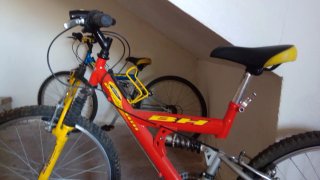 Se vende Bicicleta Montaña BH roja