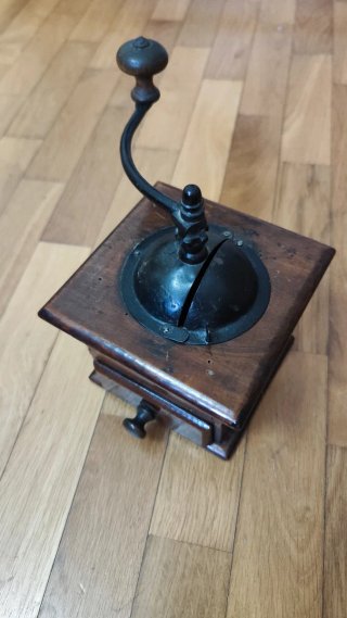 Macinacaffè vintage legno massello