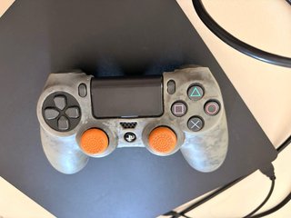 PS4 (PlayStation 4) Negra + Mando