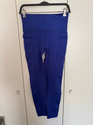 Conjunto deportivo Born Living Yoga azul Talla L
