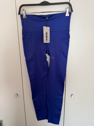 Conjunto deportivo Born Living Yoga azul Talla L