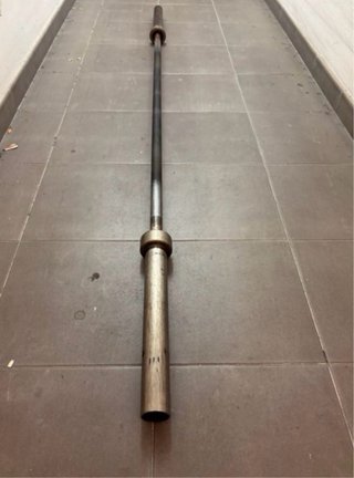 Barra olímpica de gimnasio