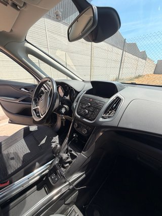 Opel Zafira 2012