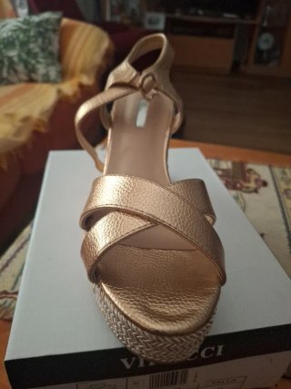 Sandalias doradas cuña verano talla 40