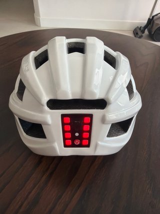 Casco ROCKBROS con luz roja Talla M