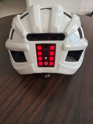 Casco ROCKBROS con luz roja Talla M