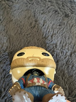 Funko Pop Capitan America con molla