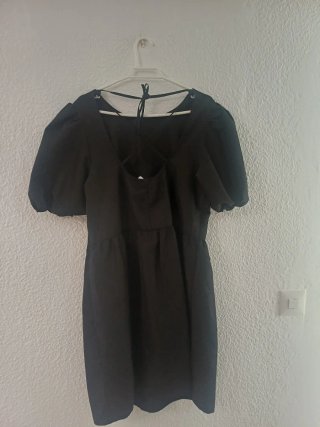 Vestido negro H&M manga abullonada