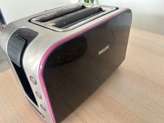 Tostadora Philips Negra y Rosa