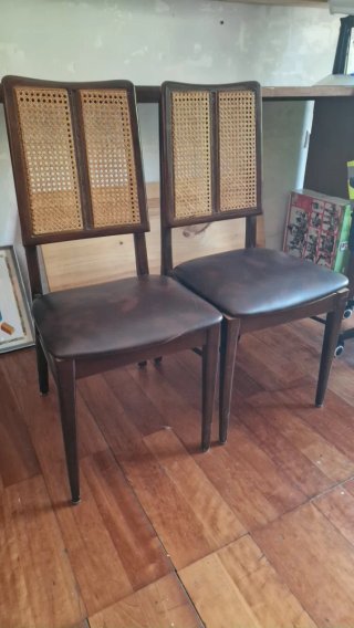 Juego de 2 sillas vintage con respaldo de rejilla