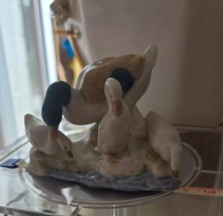 Figura vintage de porcelana patos