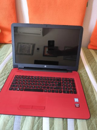 Ordenador portátil HP 15,6" con tapa a cambiar
