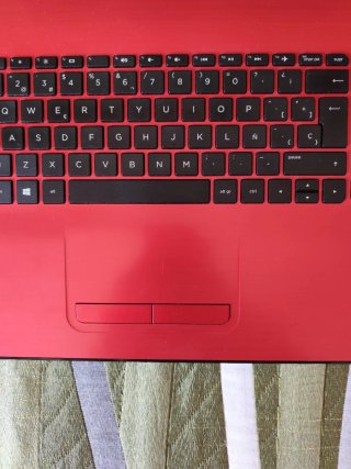 Ordenador portátil HP 15,6" con tapa a cambiar