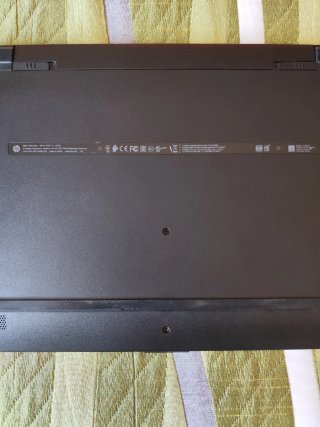 Ordenador portátil HP 15,6" con tapa a cambiar