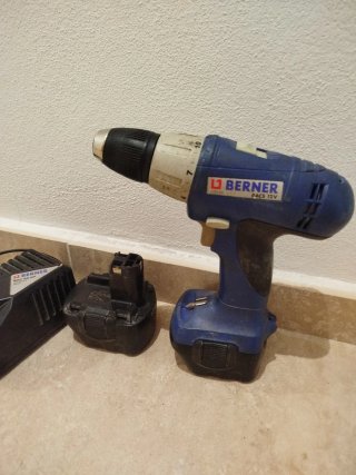 Taladro Berner 12V con cargador y batería