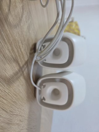 Altavoces Logitech Blancos y Negros