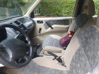 Nissan Terrano II 2000
