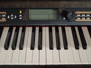 Piano digital con mueble