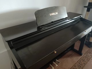 Piano digital con mueble