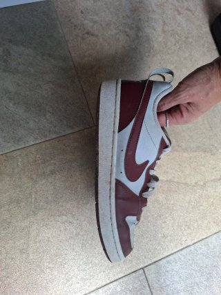 Nike Blancas y Rojas