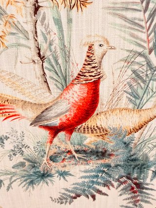 Silla terciopelo naranja con tachuelas