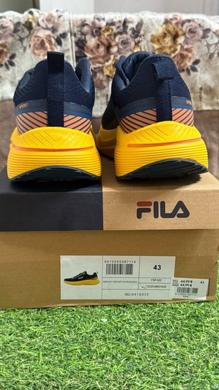 Zapatillas Fila Azul y Amarillo